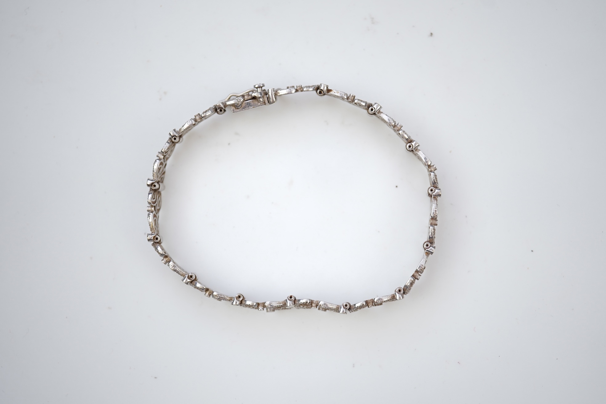 A 9ct gold bracelet, circa 1970